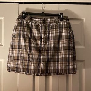 Size 8 St. John’s Bay Olive Plaid Stretch Skort